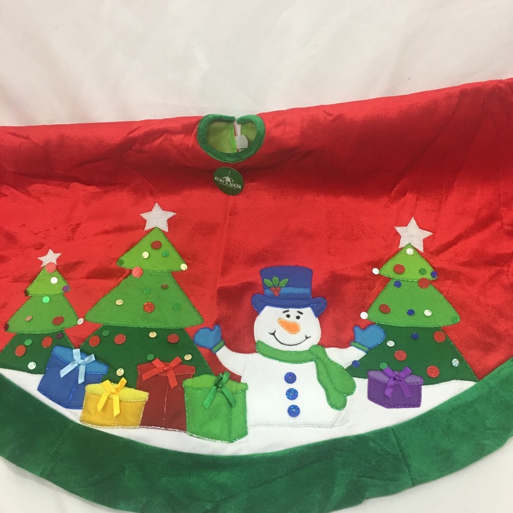 Kurt S Adler tree skirt